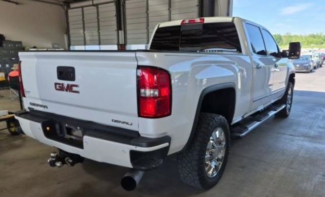 Used 2019 GMC Sierra 2500 Denali w/ Duramax Plus Package AWD/4WD image 3