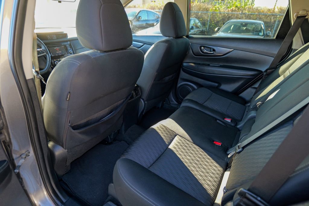 Used 2020 Nissan Rogue SV image 24