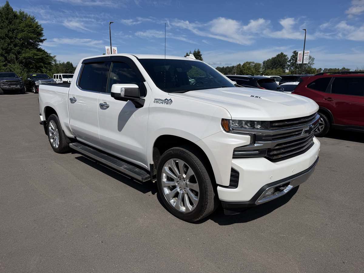 Used 2019 Chevrolet Silverado 1500 High Country w/ Technology Package AWD/4WD image 2