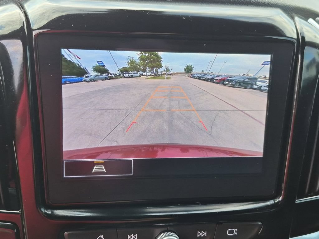 Used 2023 Chevrolet Traverse LT FWD image 17