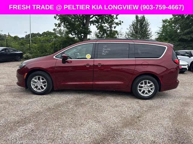 Used 2020 Chrysler Voyager Lxi FWD image 2