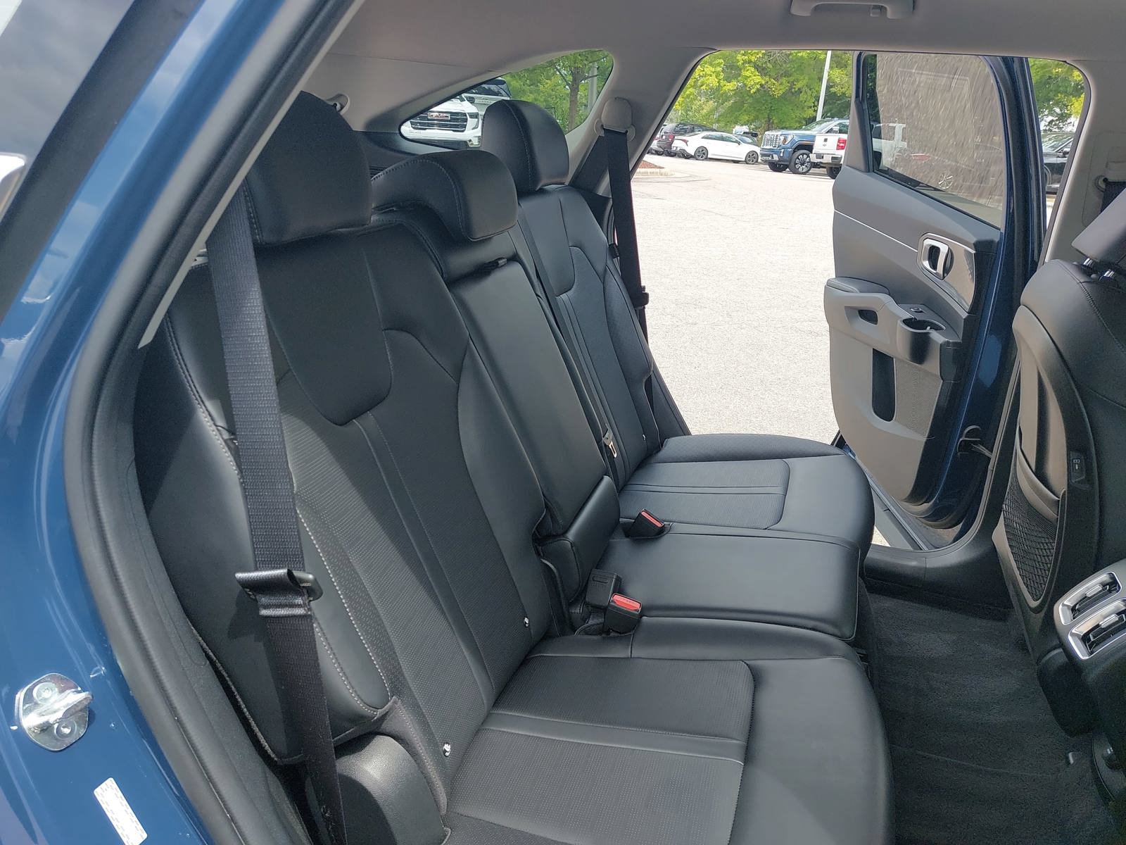 Used 2024 Kia Sorento S AWD/4WD image 12