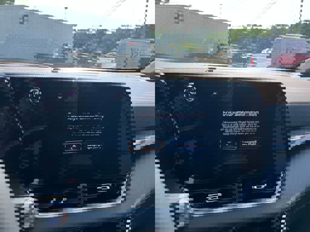 New 2026 Chevrolet Equinox LT w/ Convenience Package II image 23