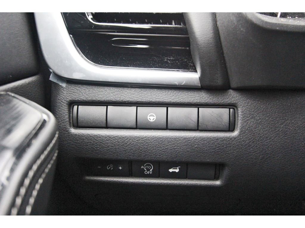 Used 2023 Nissan Rogue SL w/ SL Premium Package image 17