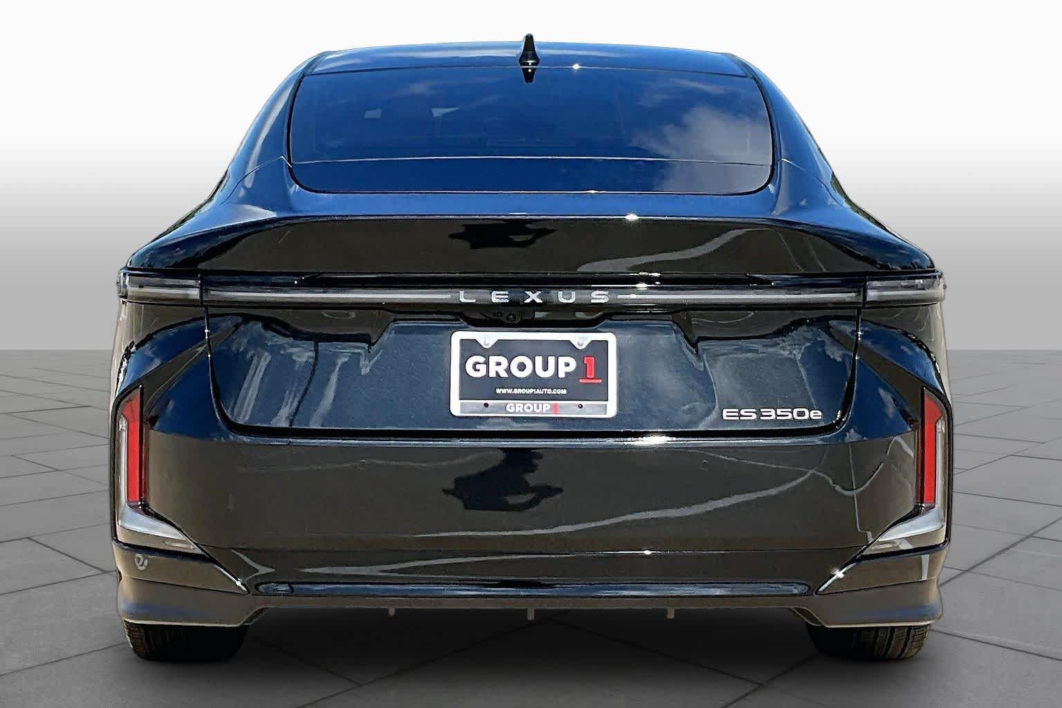 New 2026 Lexus ES 350e FWD image 4