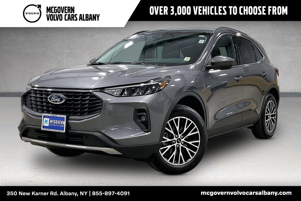 Used 2025 Ford Escape SE