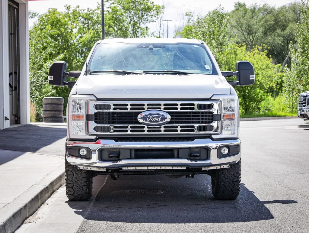 Used 2023 Ford F350 XLT w/ FX4 Off-Road Package AWD/4WD image 9