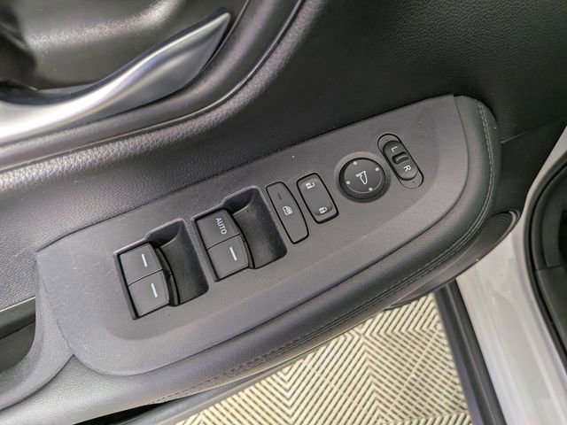 Used 2024 Honda HR-V LX image 13