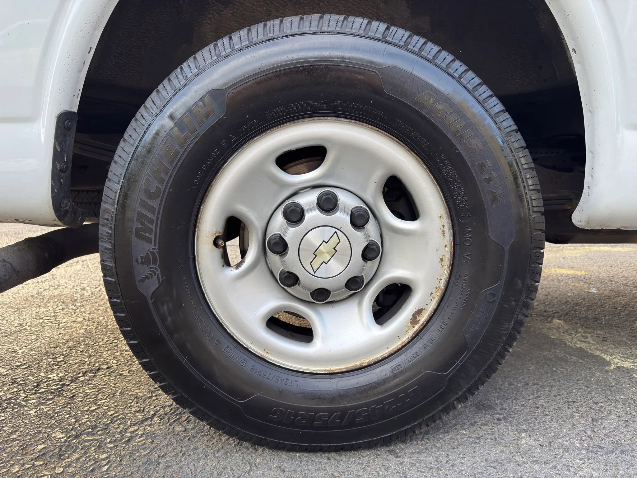 Used 2021 Chevrolet Express 2500 RWD image 10