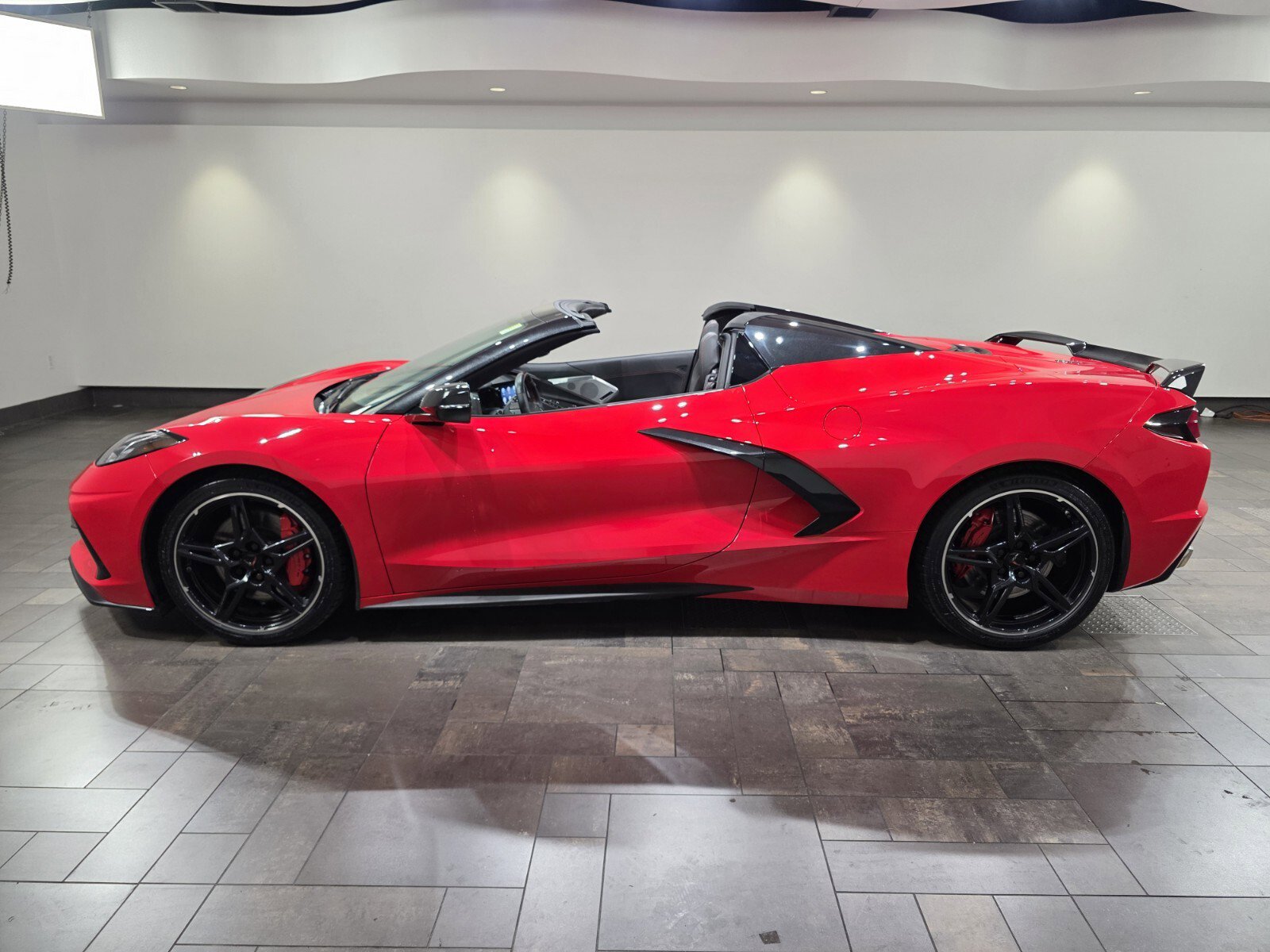 Used 2020 Chevrolet Corvette Stingray Premium Conv w/ 3LT Preferred Equipment Group image 3