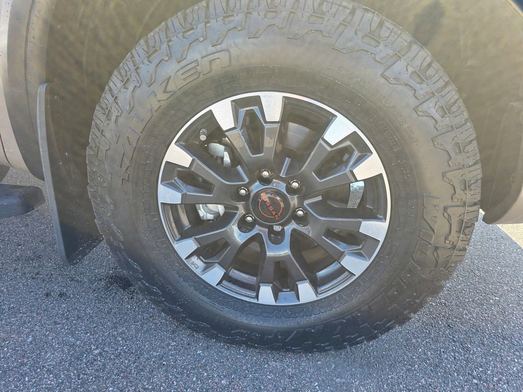 Used 2023 Nissan Titan PRO-4X w/ Pro-4x Convenience Package AWD/4WD image 5