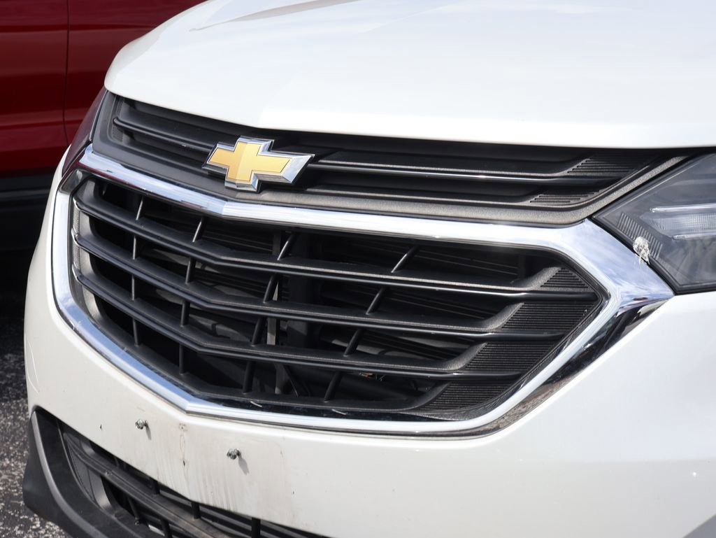 Used 2018 Chevrolet Equinox LT image 2