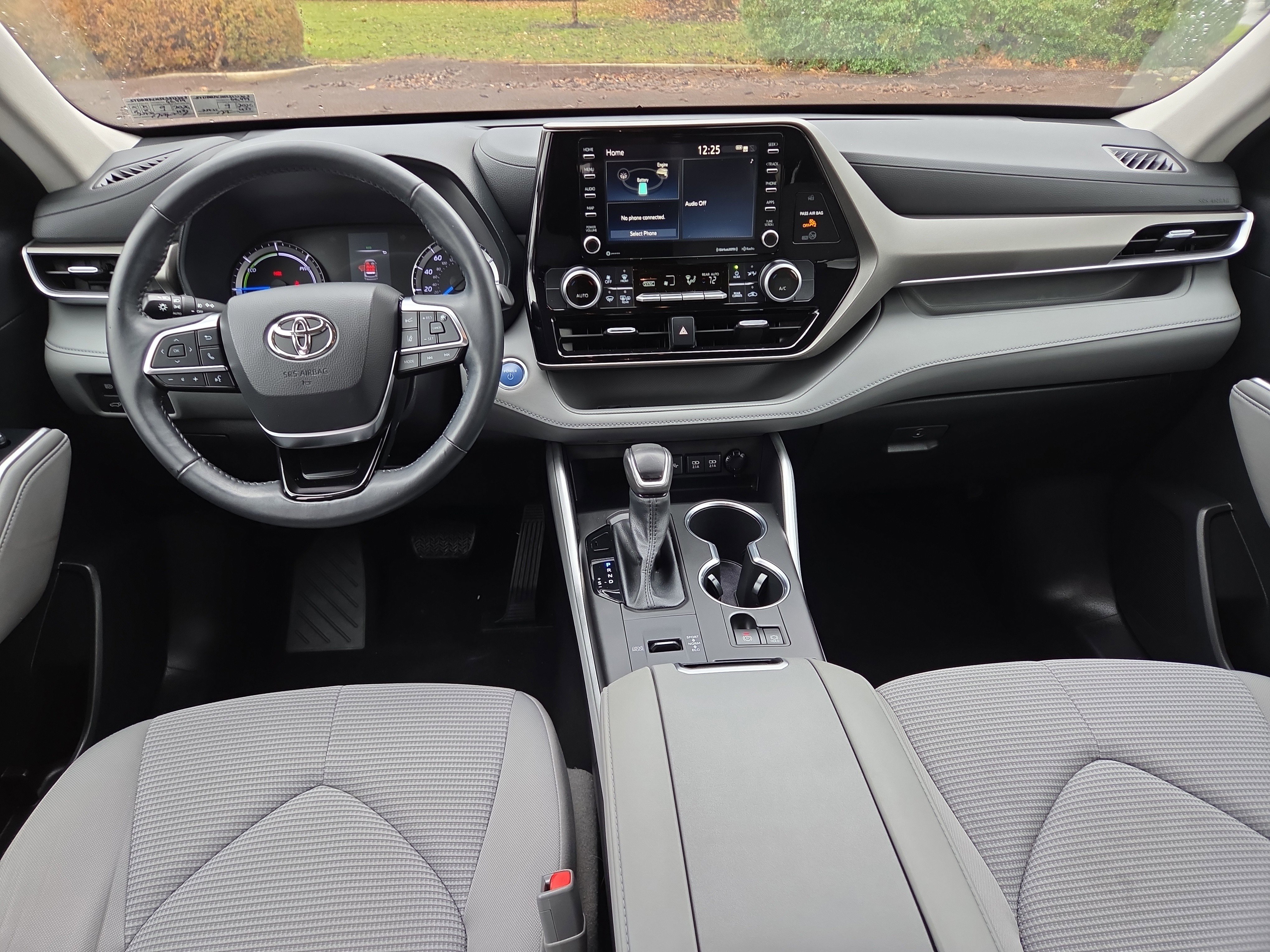 Used 2020 Toyota Highlander LE image 26