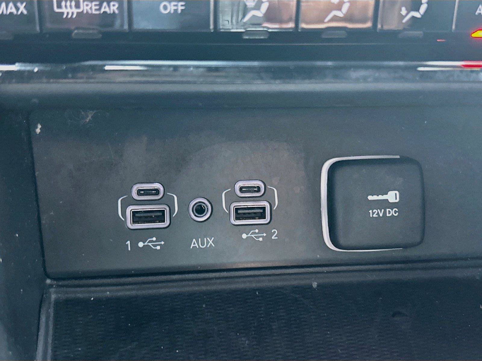 Used 2023 Jeep Grand Cherokee Altitude AWD/4WD image 31