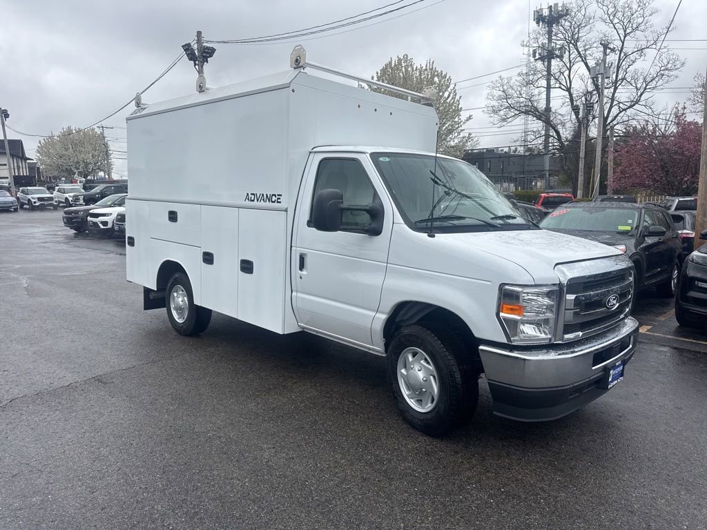 New 2026 Ford E-350 and Econoline 350 Super Duty w/ Power Equipment Group RWD image 3
