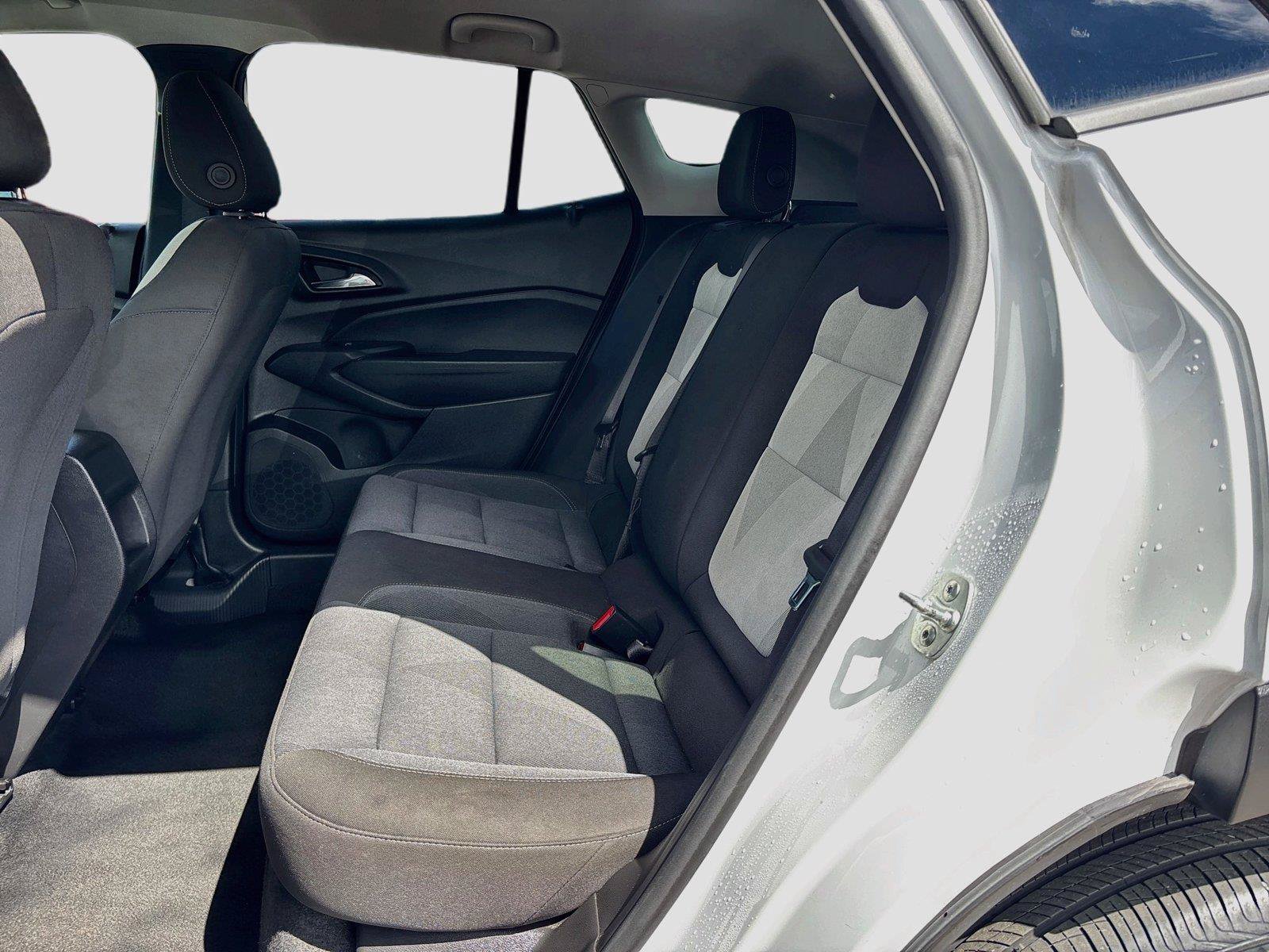 Used 2025 Chevrolet Trax LS FWD image 22