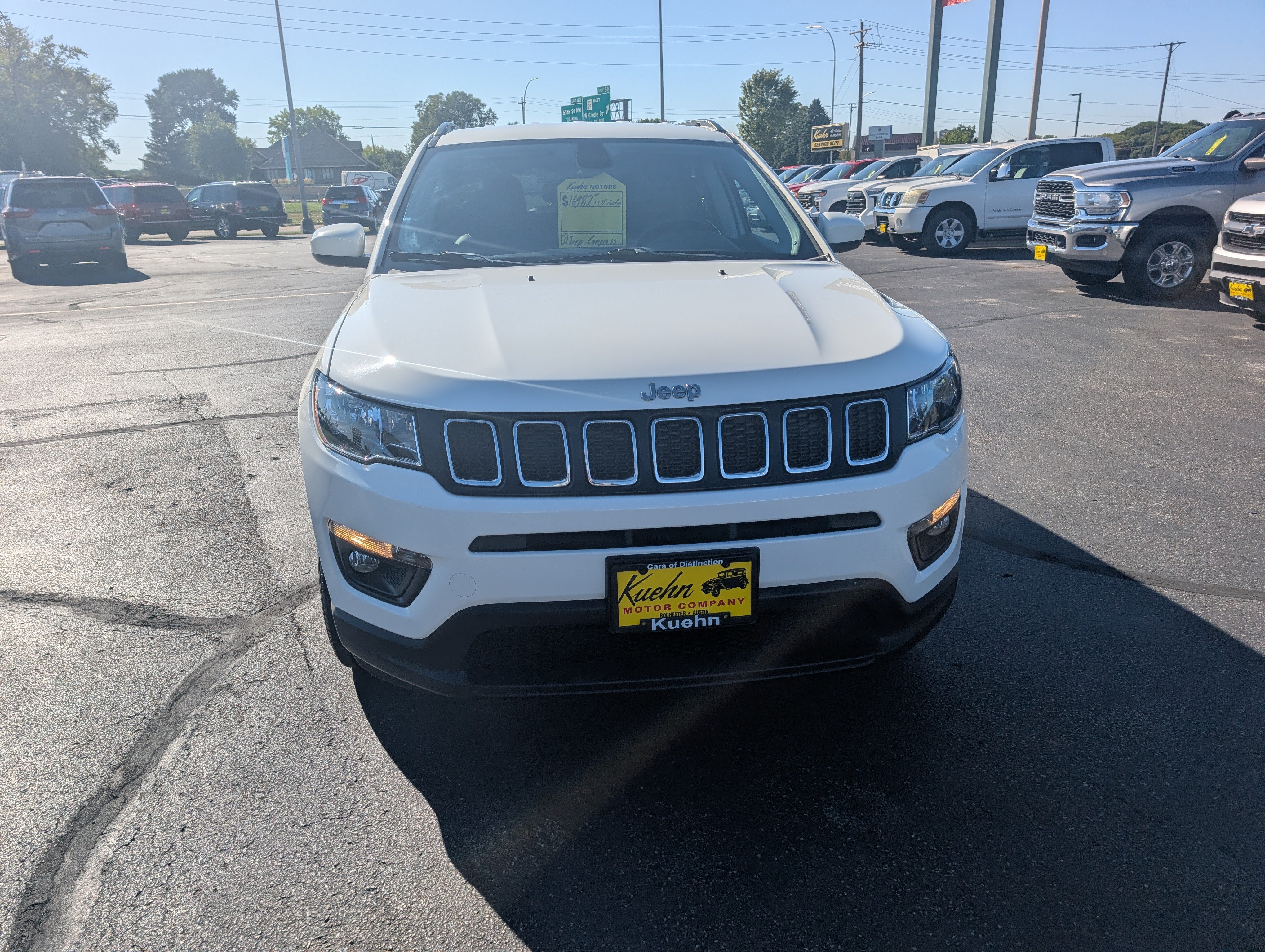 Used 2021 Jeep Compass Latitude w/ Convenience Group AWD/4WD image 3