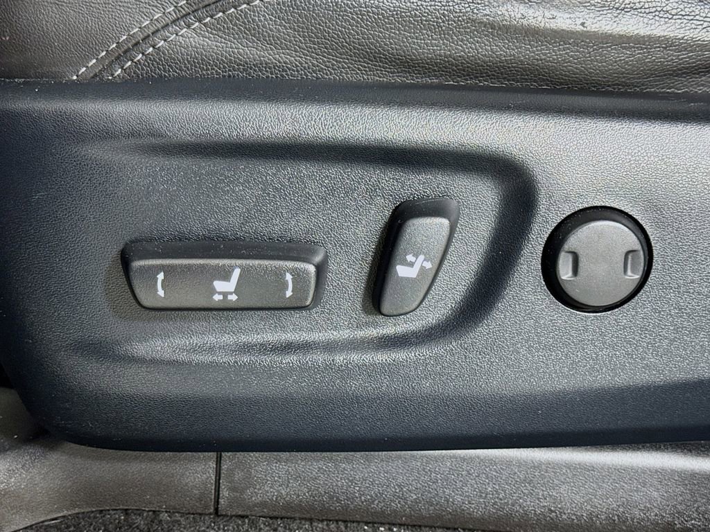 Used 2019 Toyota 4Runner Limited AWD/4WD image 18