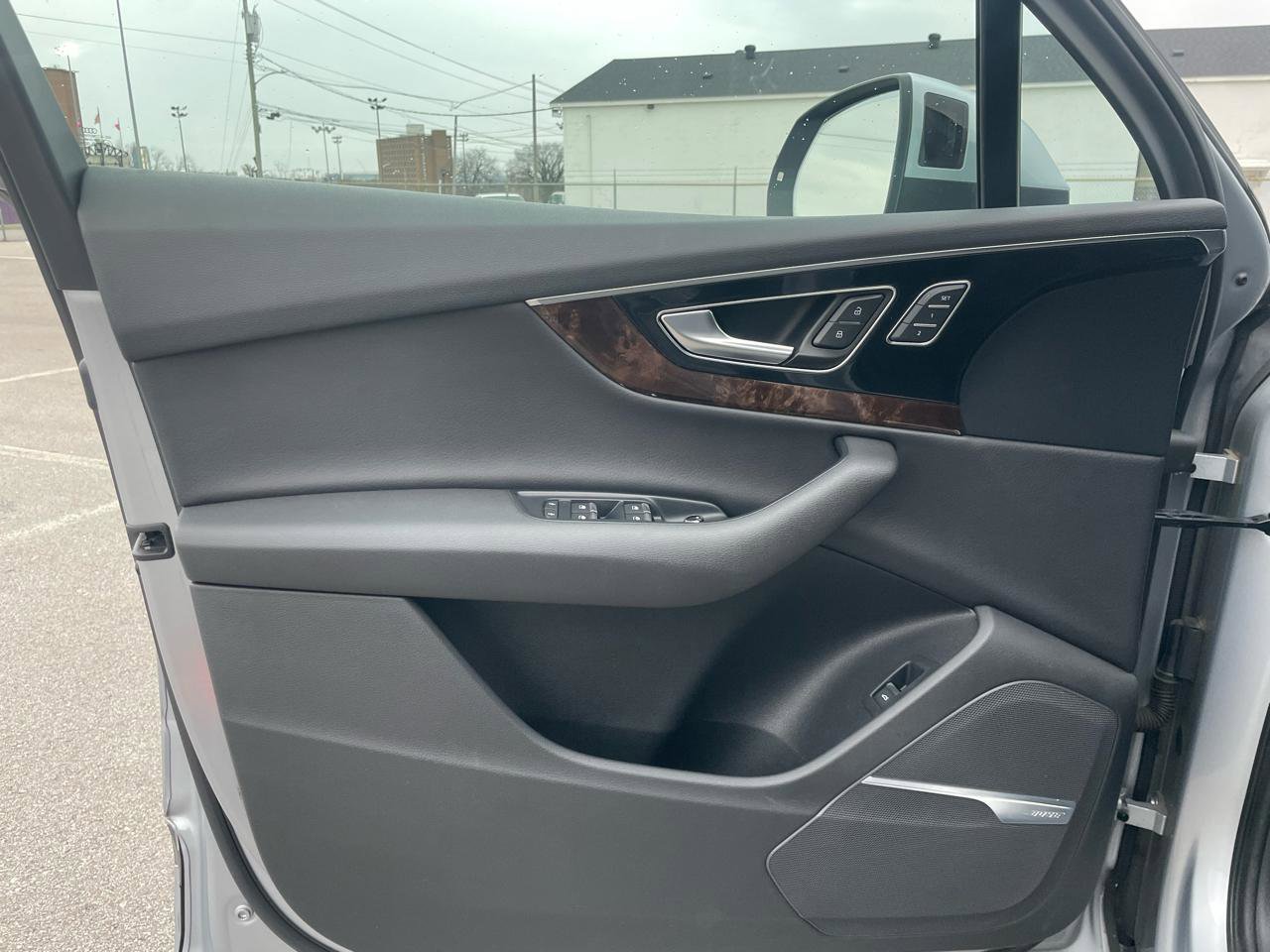 Used 2017 Audi Q7 3.0T Premium Plus image 10