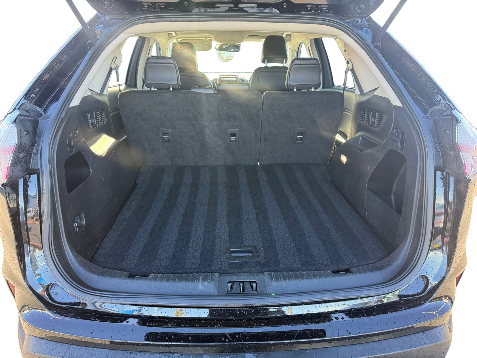 Used 2024 Ford Edge SEL image 17