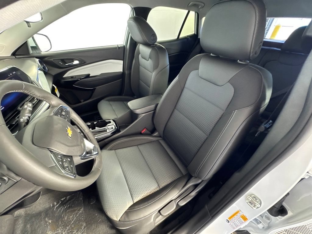 New 2026 Chevrolet Trax LT w/ Driver Confidence Package FWD image 22