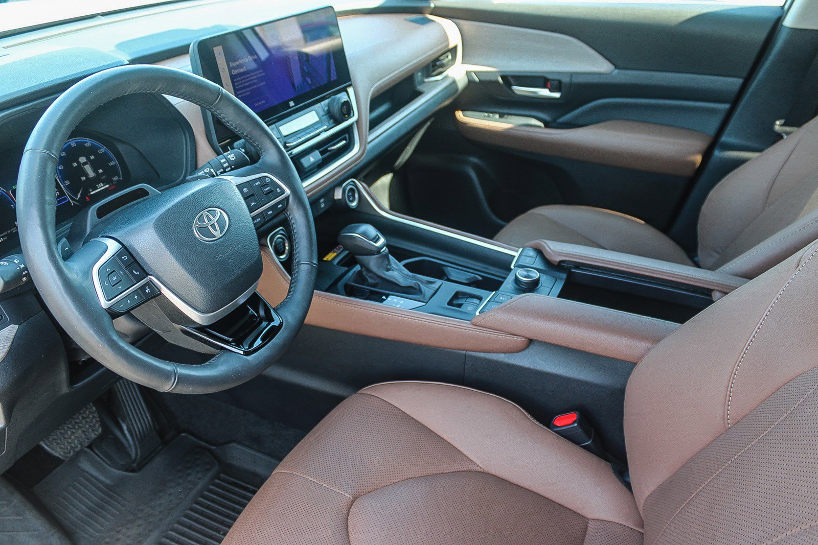 Certified 2024 Toyota Grand Highlander Platinum image 18