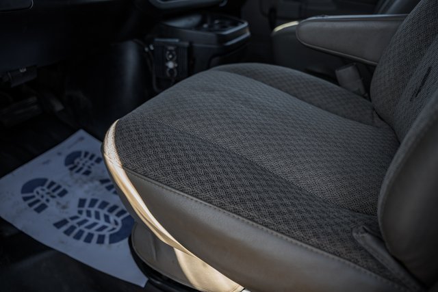 Used 2009 Chevrolet Express 3500 image 30