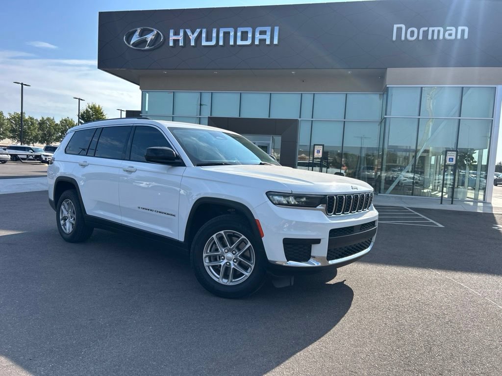 Used 2021 Jeep Grand Cherokee L Laredo w/ Luxury Tech Group I RWD image 2