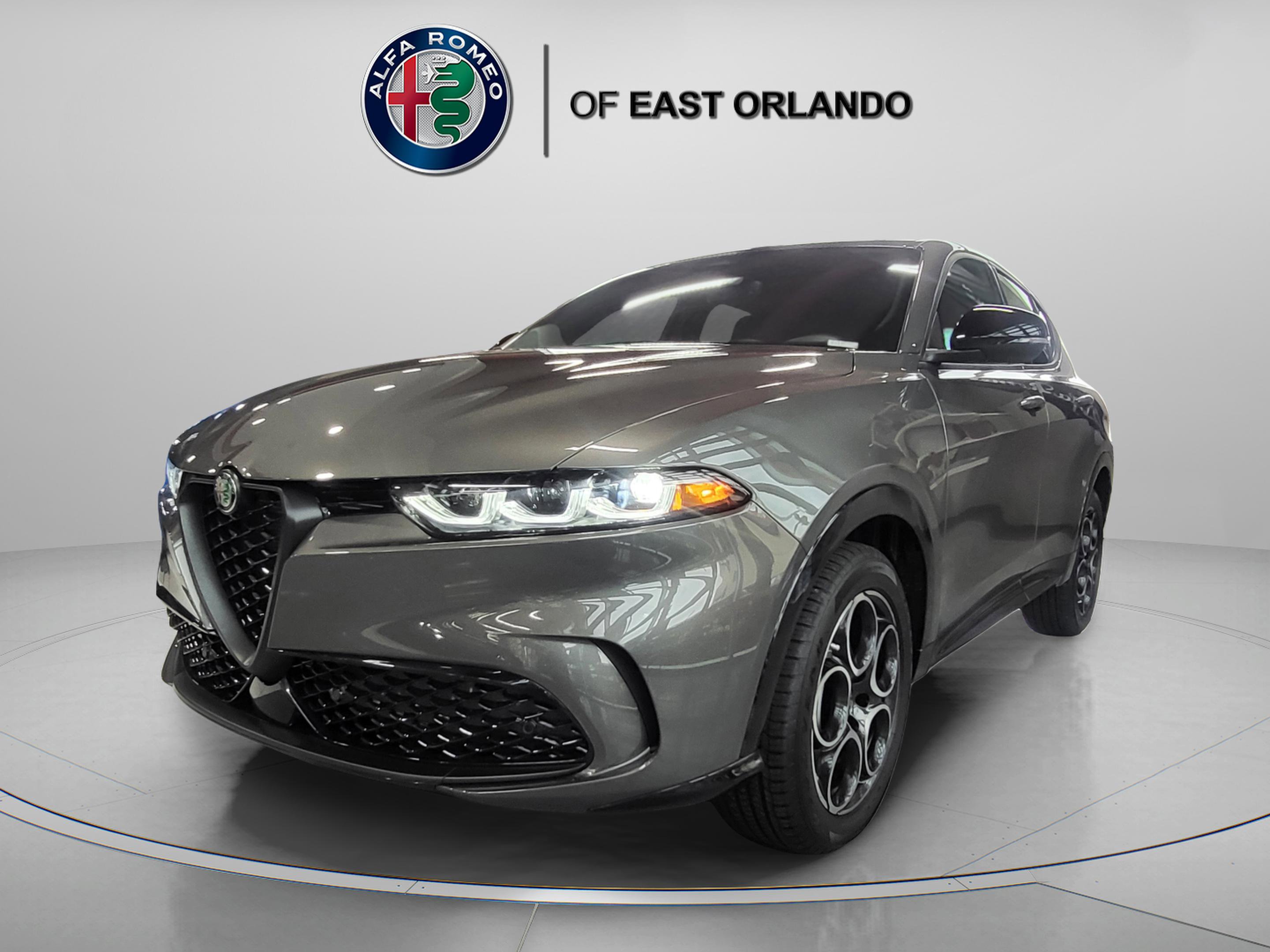 New 2025 Alfa Romeo Tonale w/ Premium Package image 4