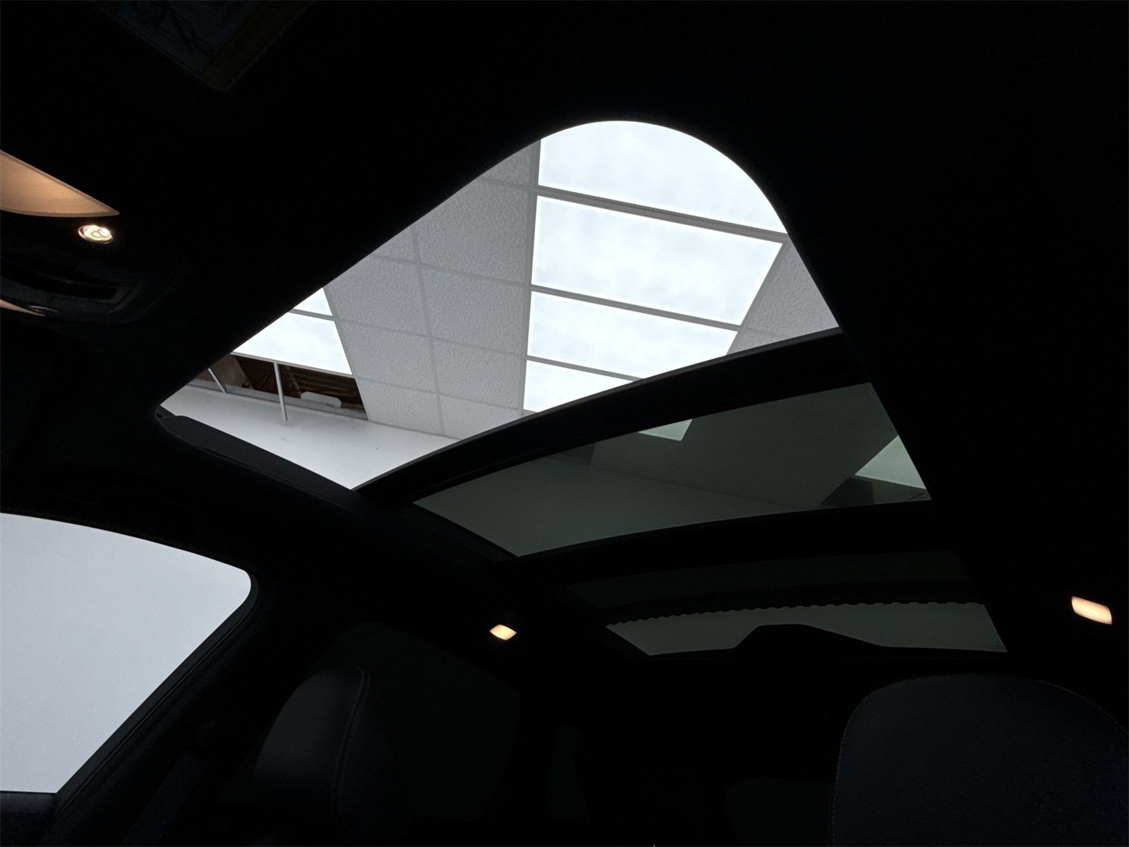 Used 2022 INFINITI QX50 Luxe w/ Appearance Package image 38