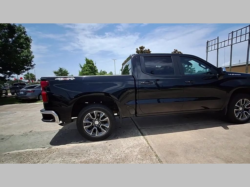 Used 2023 Chevrolet Silverado 1500 LT AWD/4WD image 38