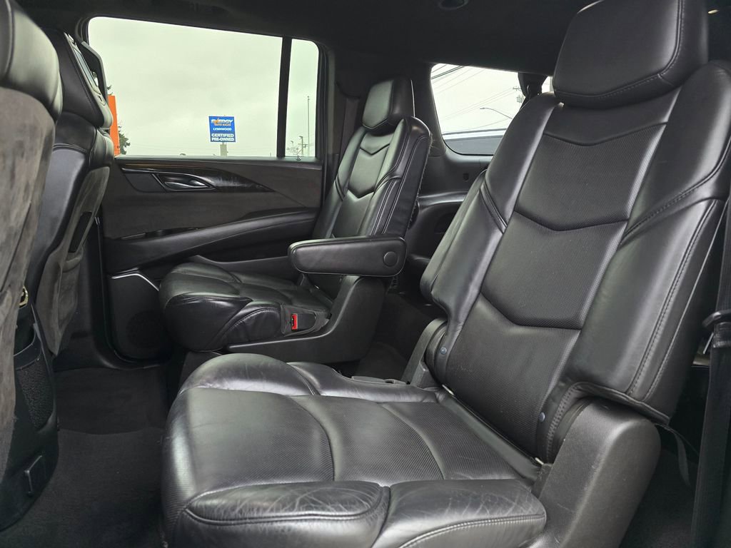 Used 2019 Cadillac Escalade ESV Platinum AWD/4WD image 17