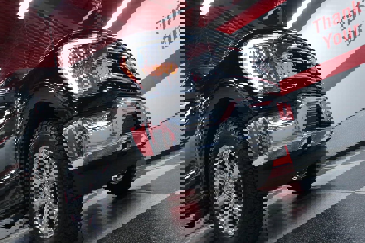 Used 2023 Ford F150 Lariat w/ Trailer Tow Package image 32