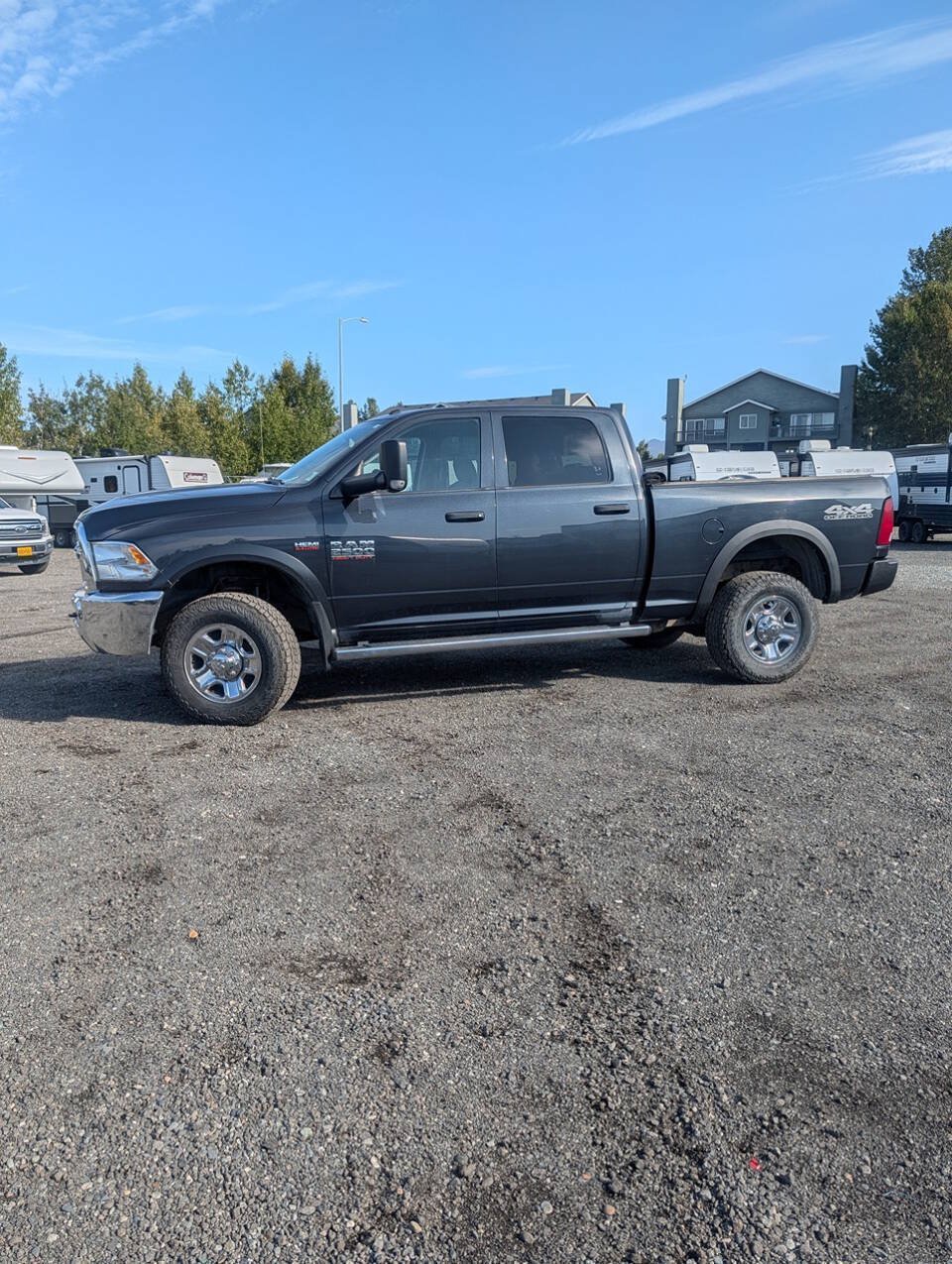 Used 2017 RAM 2500 Tradesman w/ Chrome Appearance Group AWD/4WD image 3