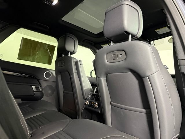 Used 2025 Land Rover Discovery S AWD/4WD image 29