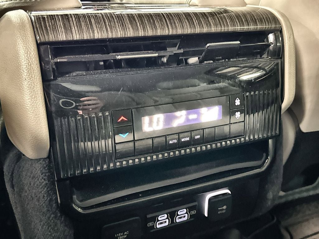 Used 2022 Jeep Wagoneer Series II AWD/4WD image 28