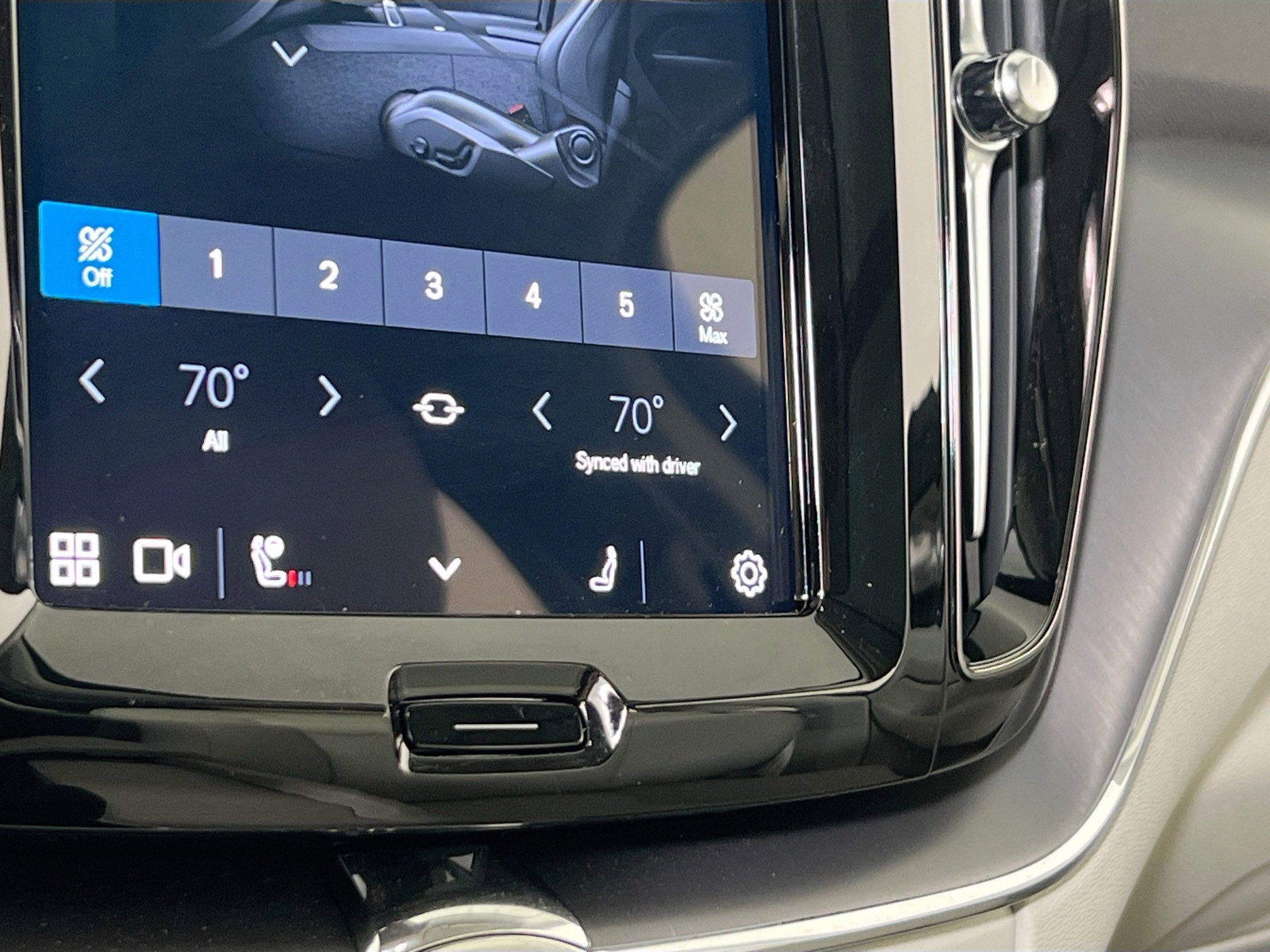 Used 2025 Volvo XC60 T8 Core w/ Protection Package Premier image 20