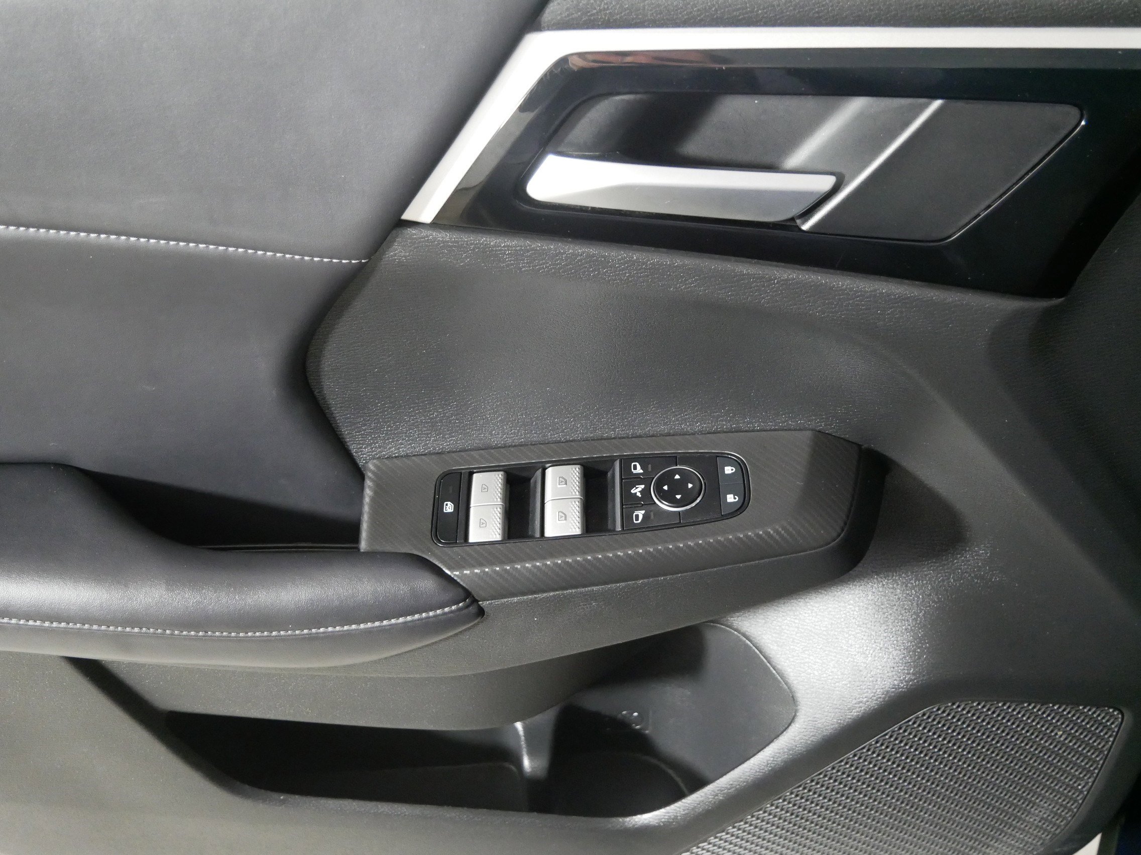 Used 2024 Mitsubishi Outlander SE image 19