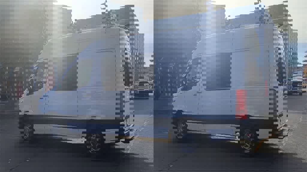 Used 2023 Mercedes-Benz Sprinter 2500 image 6