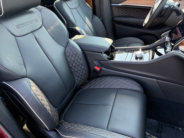 New 2025 Jeep Grand Cherokee Summit image 14