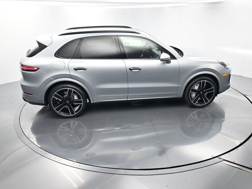 Used 2022 Porsche Cayenne Turbo image 42