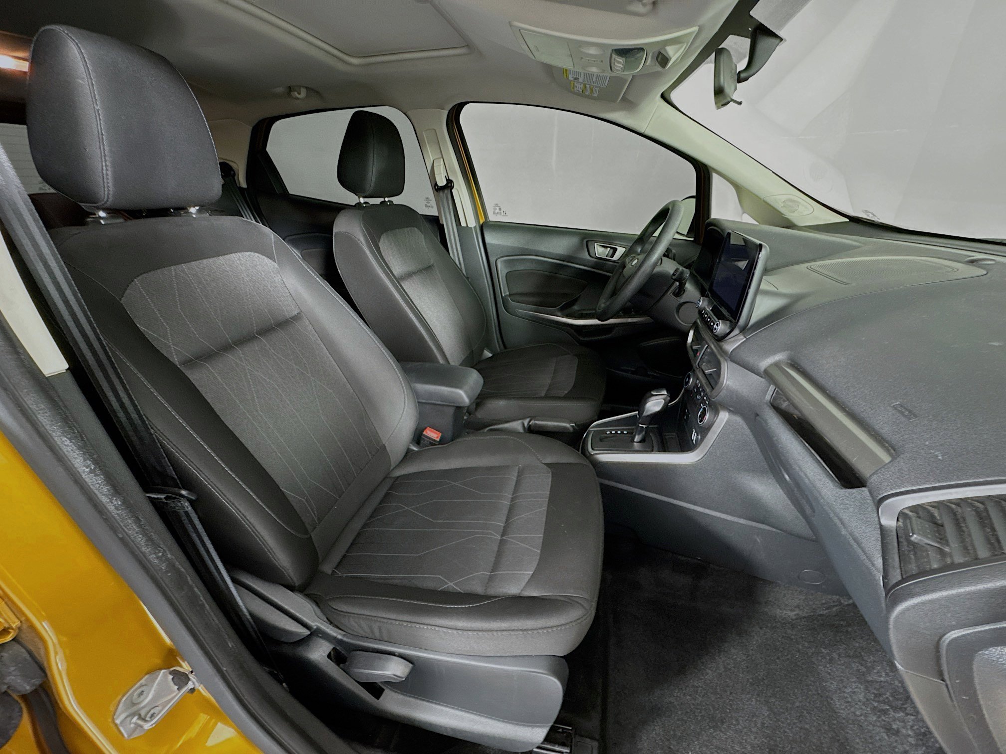 Used 2021 Ford EcoSport SE w/ SE Convenience Package image 28