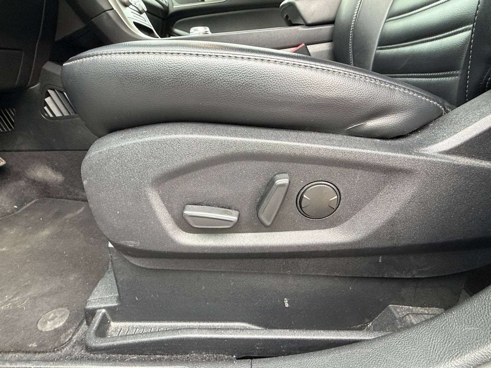 Used 2024 Ford Edge SEL AWD/4WD image 21
