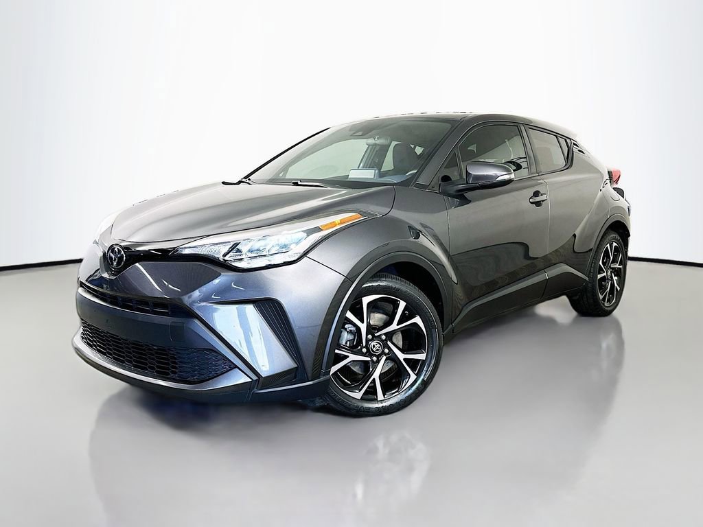 Used 2021 Toyota C-HR XLE FWD image 3