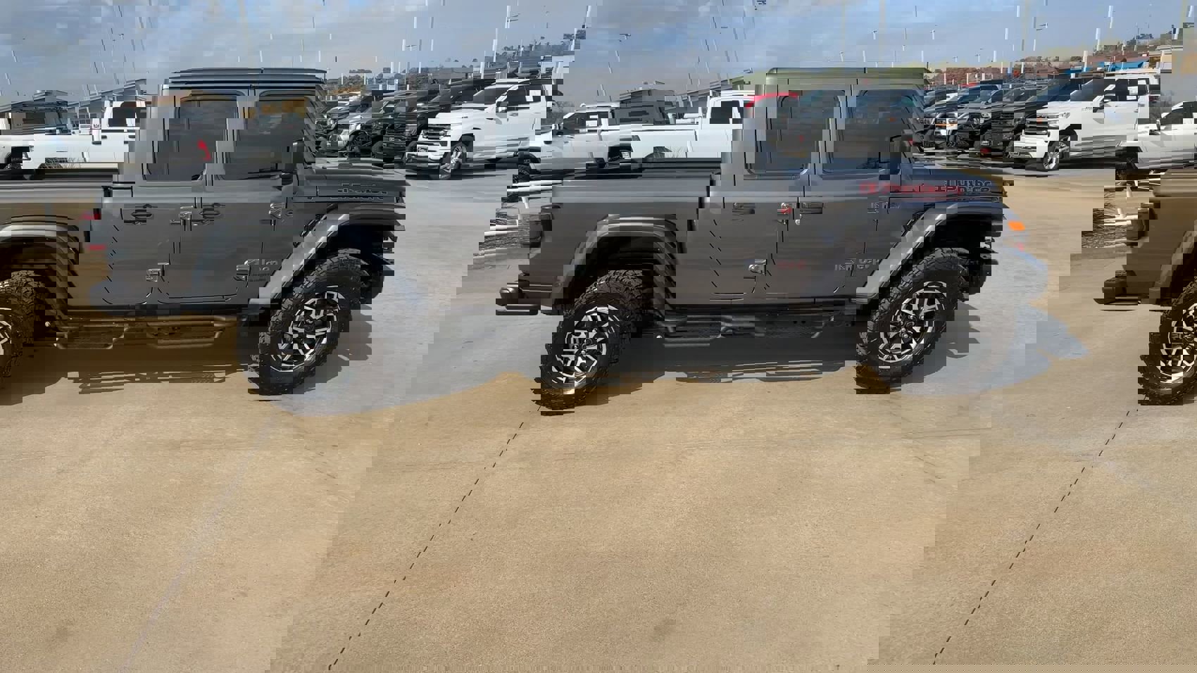 Used 2024 Jeep Gladiator Rubicon image 2