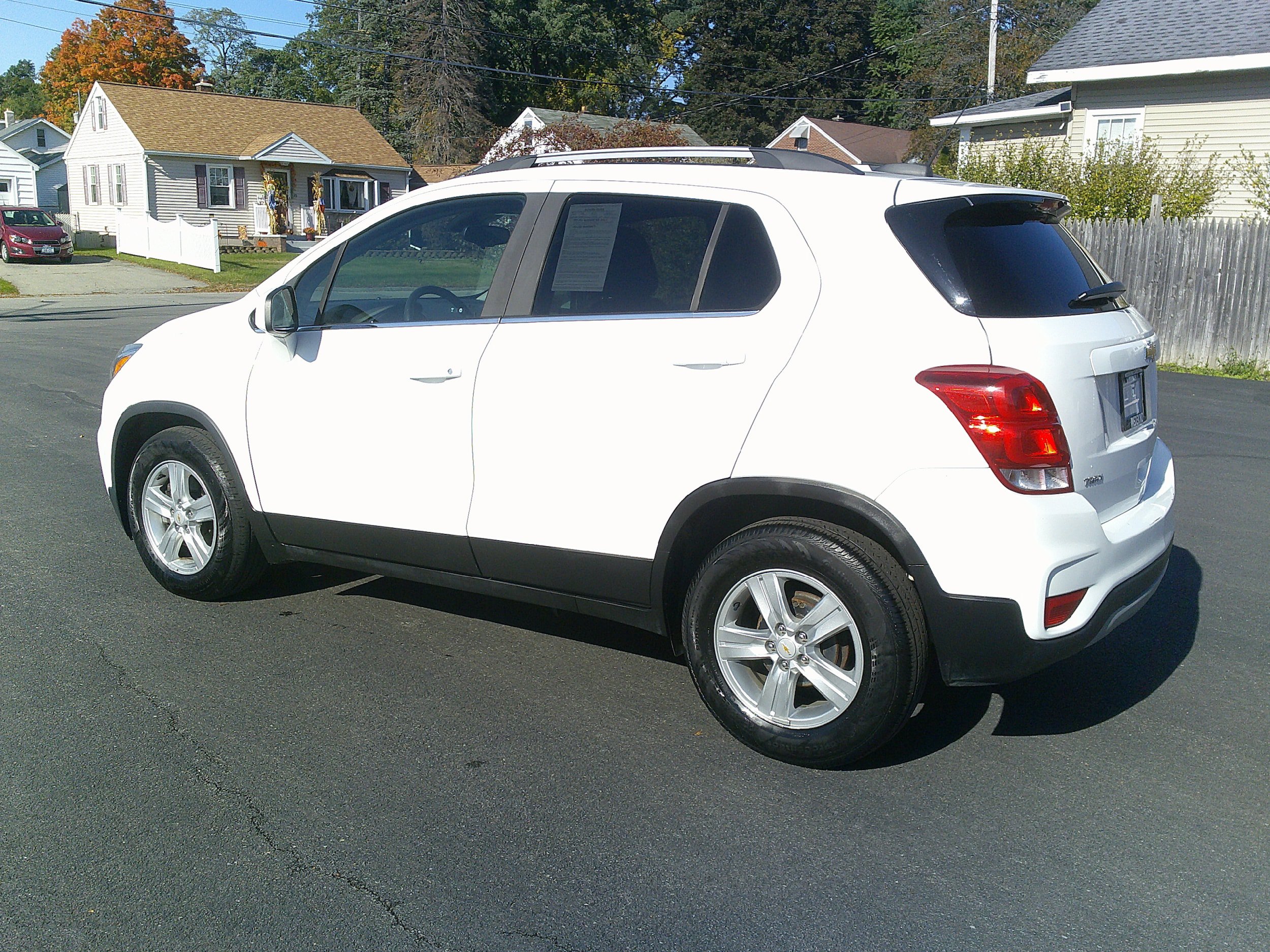 Used 2020 Chevrolet Trax LT FWD image 11