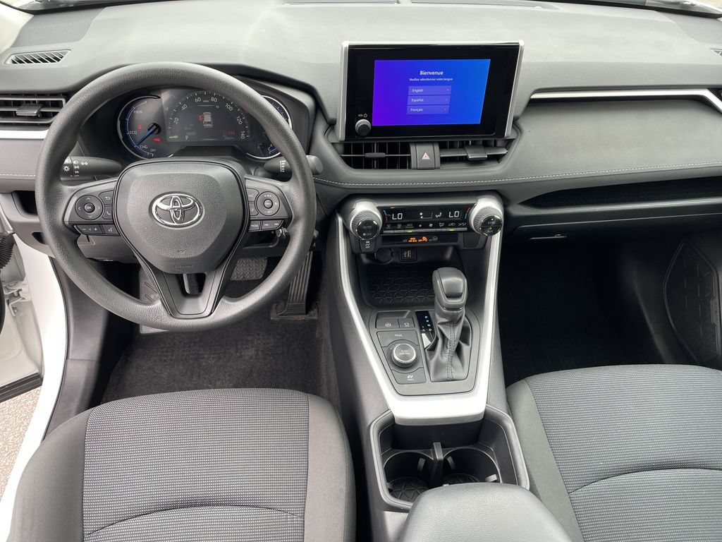 Used 2024 Toyota RAV4 LE AWD/4WD image 15