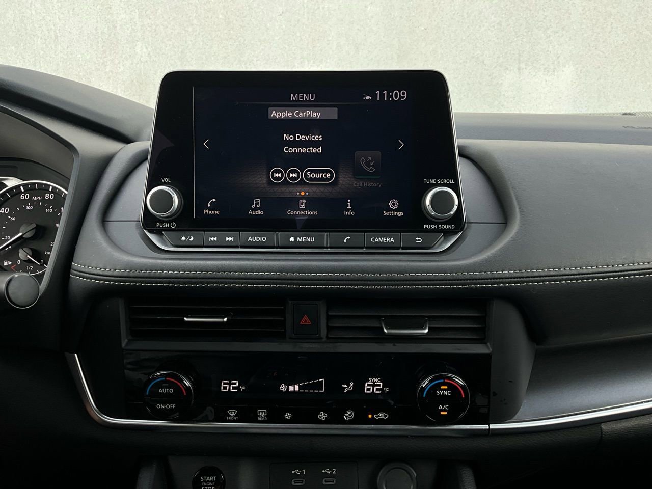 Used 2025 Nissan Rogue SV image 27