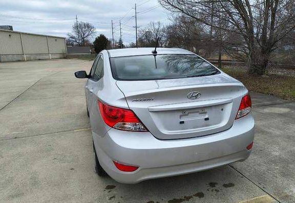 Used 2017 Hyundai Accent SE FWD image 2