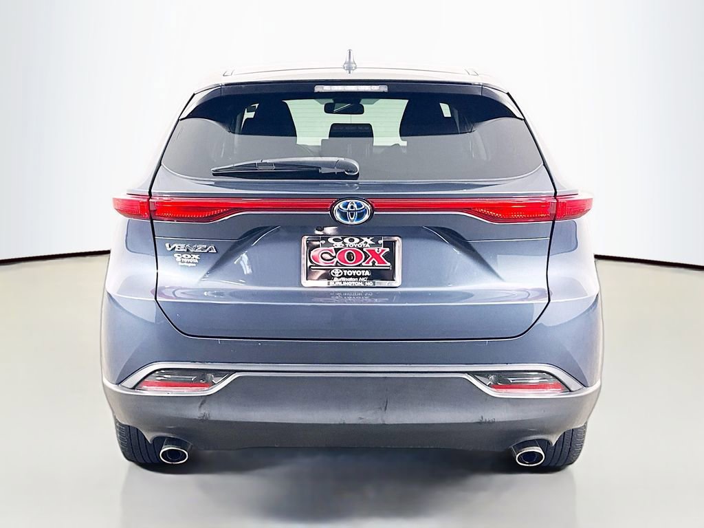 Used 2023 Toyota Venza LE AWD/4WD image 6